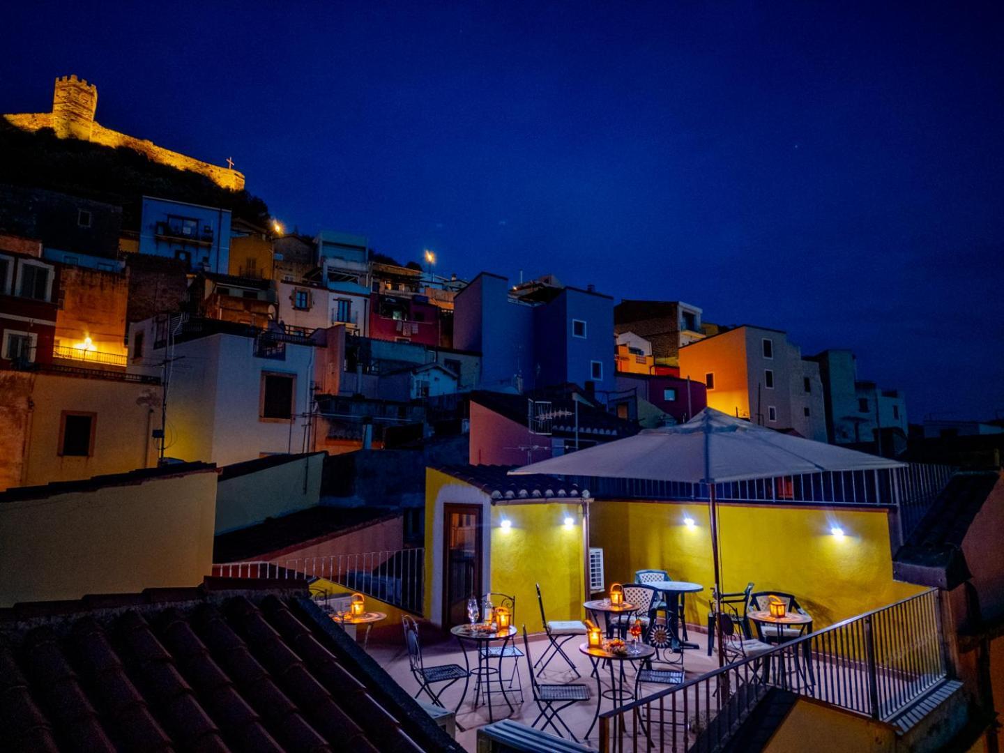 S'Apposentu - Un'Angolo Di Paradiso Con La Vista Sul Castello بوسا المظهر الخارجي الصورة
