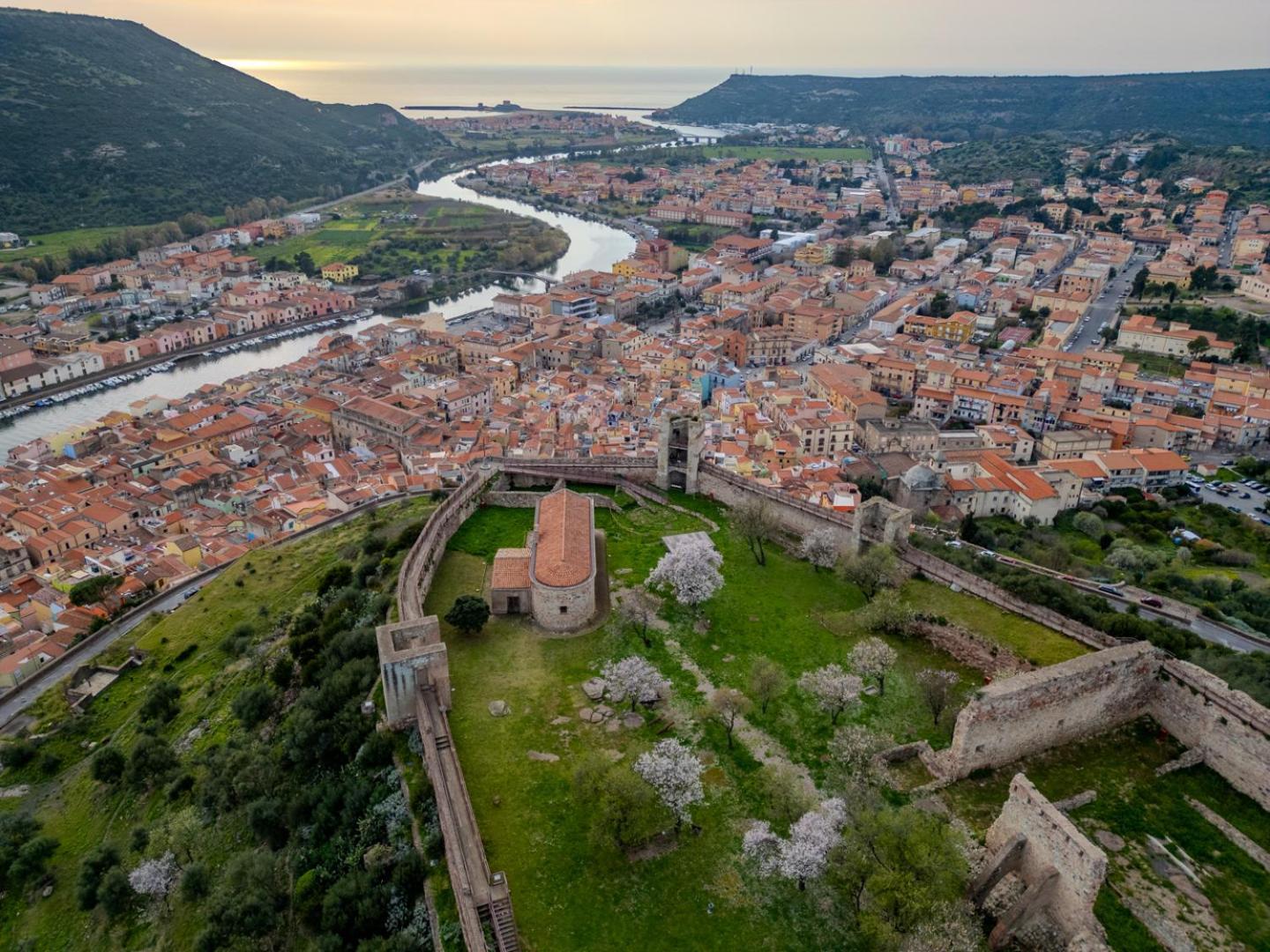 S'Apposentu - Un'Angolo Di Paradiso Con La Vista Sul Castello بوسا المظهر الخارجي الصورة