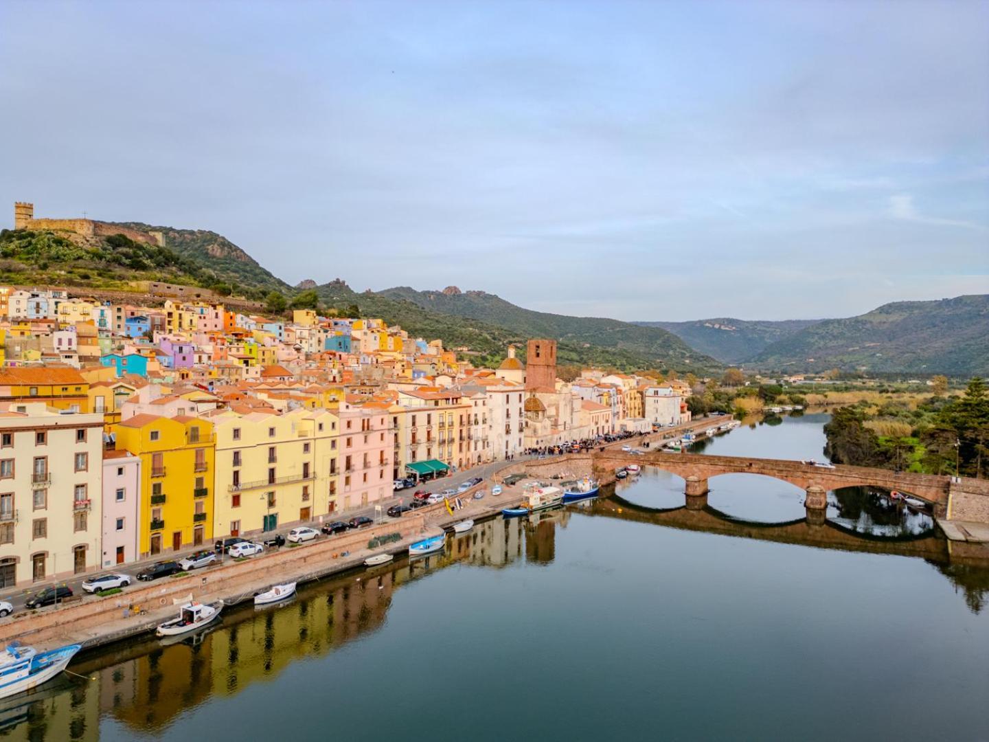 S'Apposentu - Un'Angolo Di Paradiso Con La Vista Sul Castello بوسا المظهر الخارجي الصورة