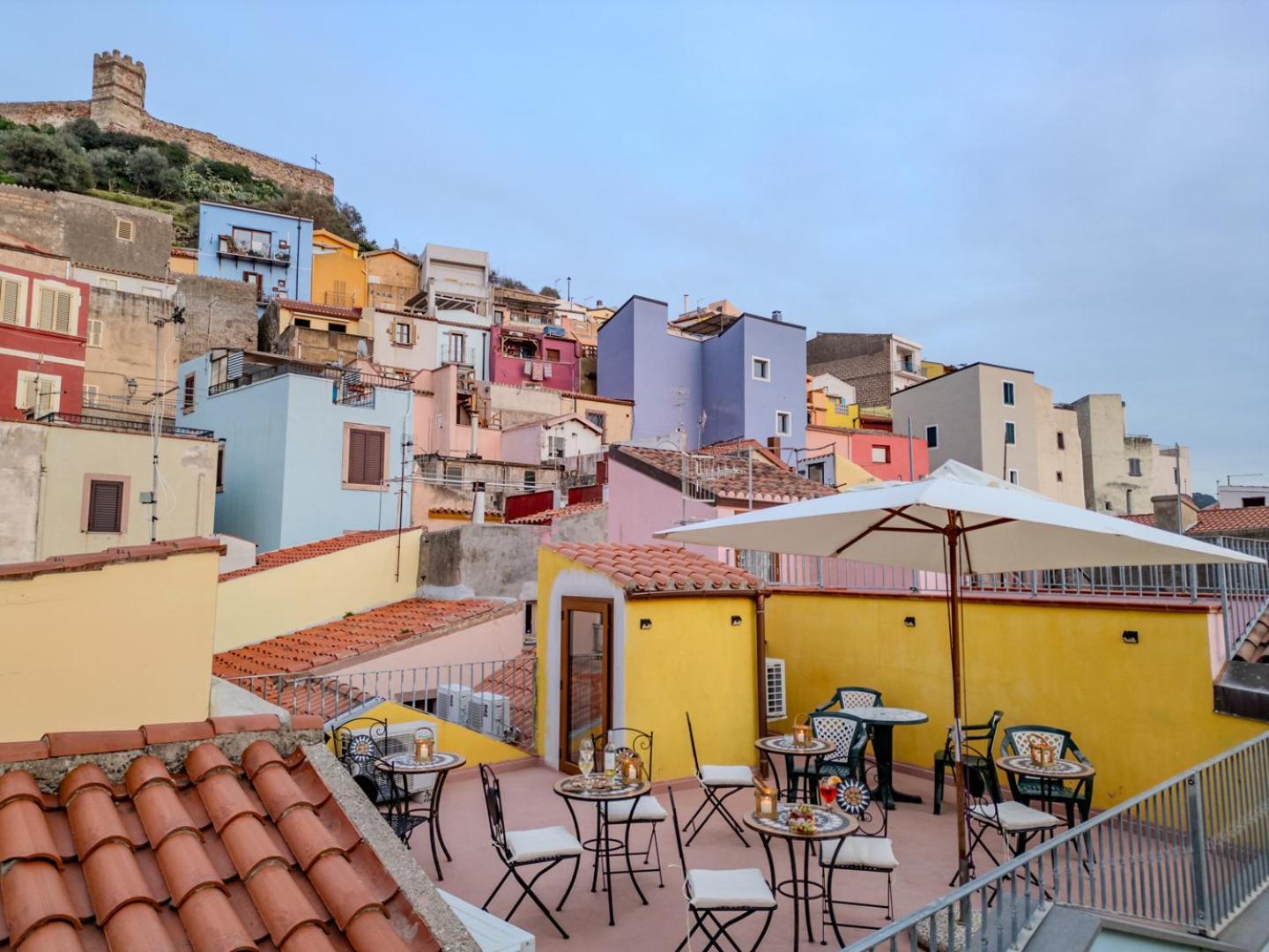 S'Apposentu - Un'Angolo Di Paradiso Con La Vista Sul Castello بوسا المظهر الخارجي الصورة